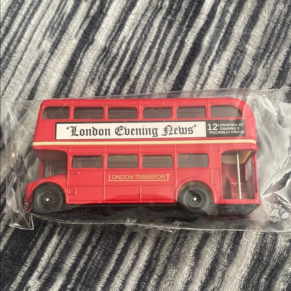 RED LONDON MODEL BUS ROUTEMASTER 1:76 SCALE OXFORD LD001 TRANSPORT